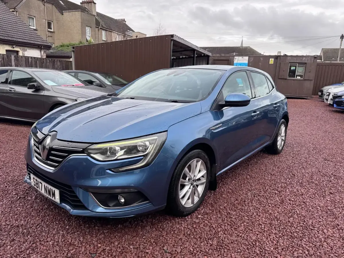 Used Renault Mégane IV Dynamique 108 HP (79 kW) 2017 Blue Hatchback