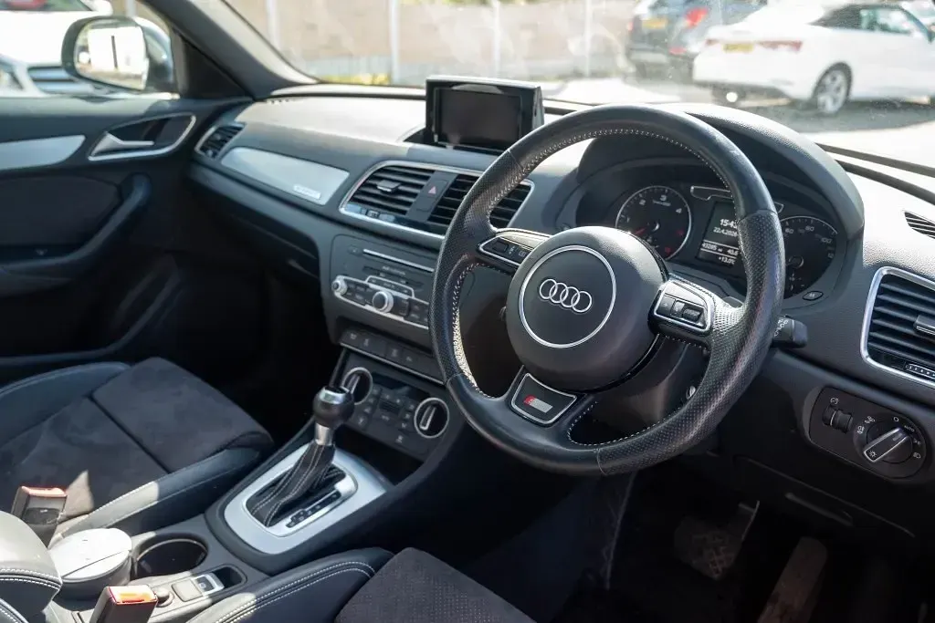 Second-hand Audi Q3 S-line plus 2017 Gri SUV