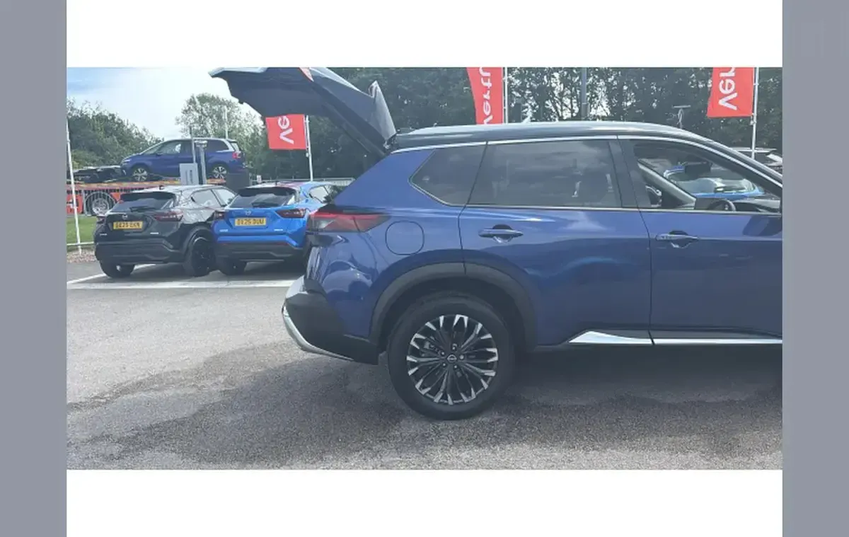 New Nissan X-Trail Tekna 213 HP (156 kW) 2026 Blue SUV