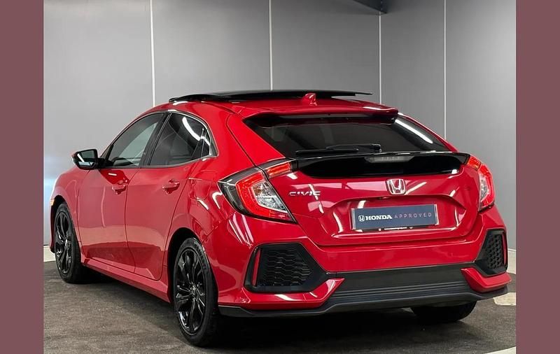 Used Honda Civic EX 124 HP (91 kW) 2020 Red Hatchback