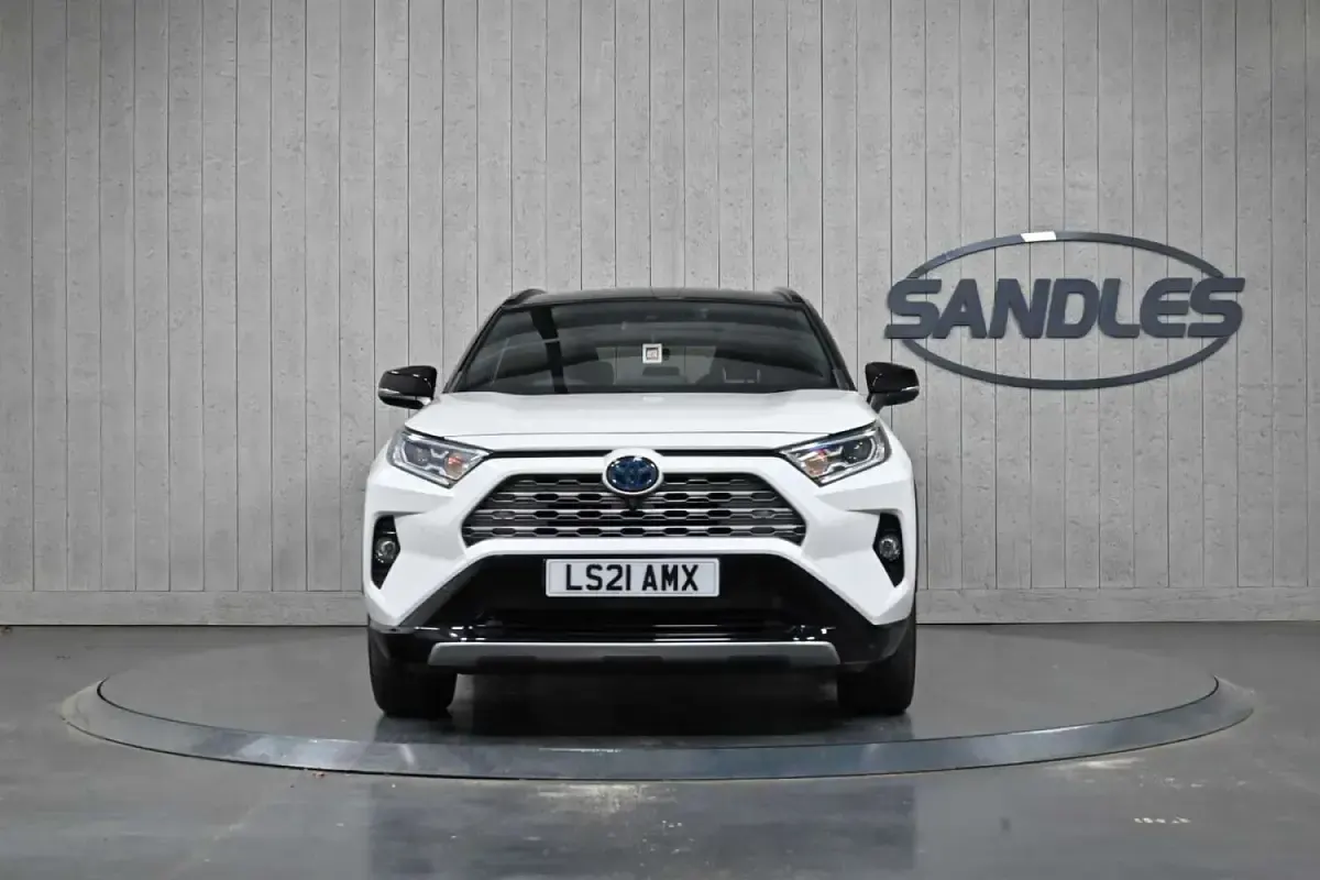 Used Toyota RAV4 Hybrid 218 HP (160 kW) 2021 White SUV