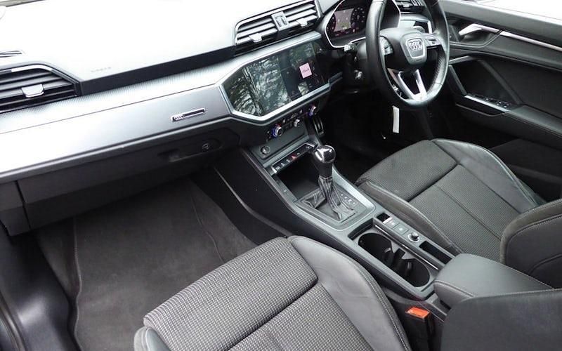 Begagnad Audi Q3 S-Line 150 HK (110 kW) 2023 SUV