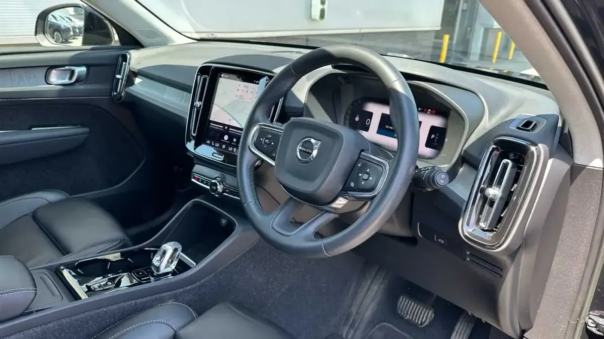 Used Volvo XC40 Plus 161 HP (118 kW) 2023 SUV