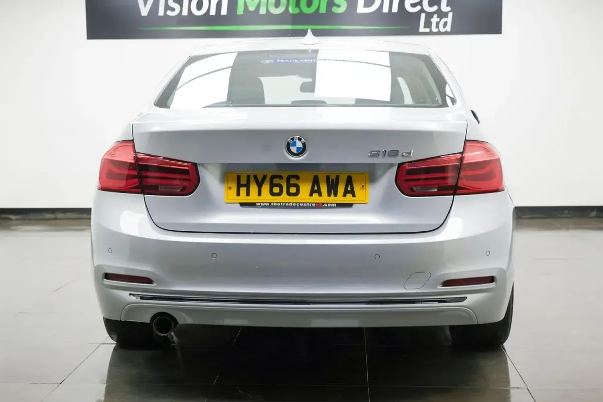 Used BMW 318 Sport Line 150 HP (110 kW) 2016 Silver Sedan