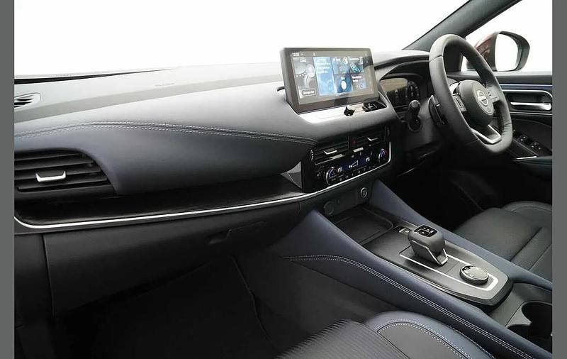 Used Nissan Qashqai Tekna 155 HP (114 kW) 2022 Red SUV