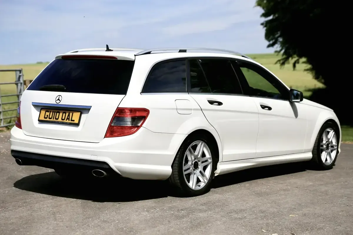 Used Mercedes C350 2010 White Estate