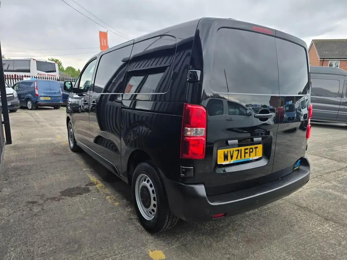 Gebraucht Vauxhall Vivaro S 120 PS (88 kW) 2021 Schwarz Van / Kleinbus