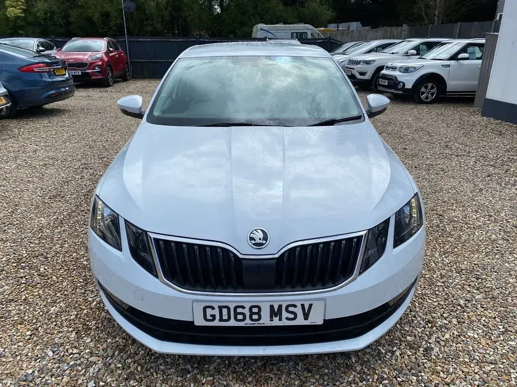Used Skoda Octavia SE 2019 White Hatchback