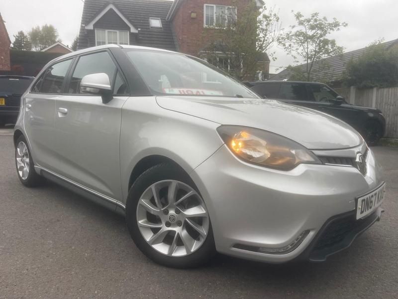 Used MG MG3 106 HP (77 kW) 2017 Silver Hatchback