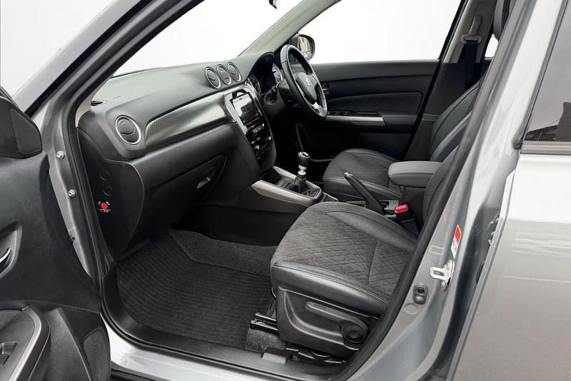 Used Suzuki Vitara SZ5 2023 Grey metallic SUV