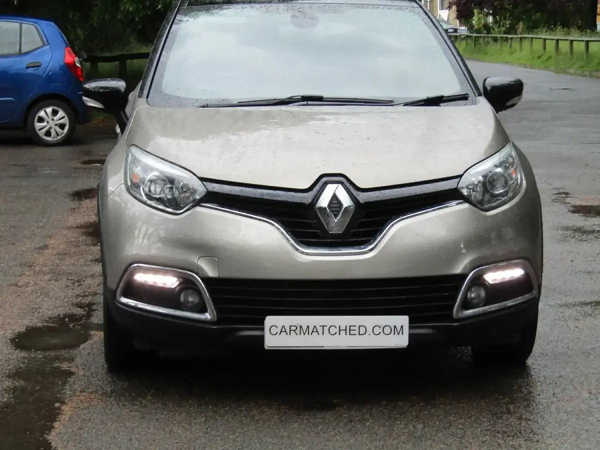 Used Renault Captur Dynamique 90 HP (66 kW) 2016 Beige SUV