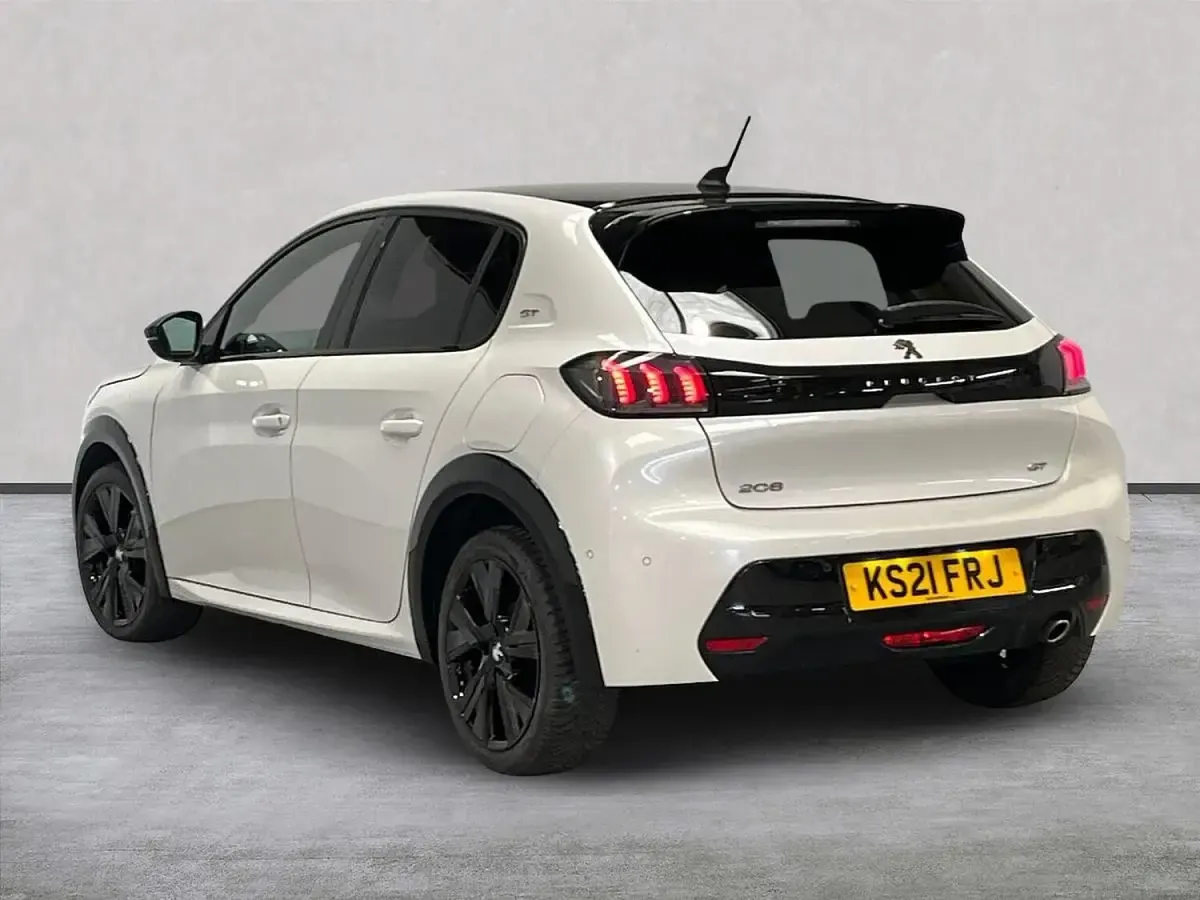 Used Peugeot 208 GTi 101 HP (74 kW) 2021 White Hatchback