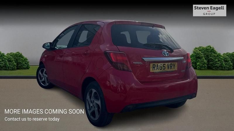 Used Toyota Yaris Hybrid 2016 Red Hatchback