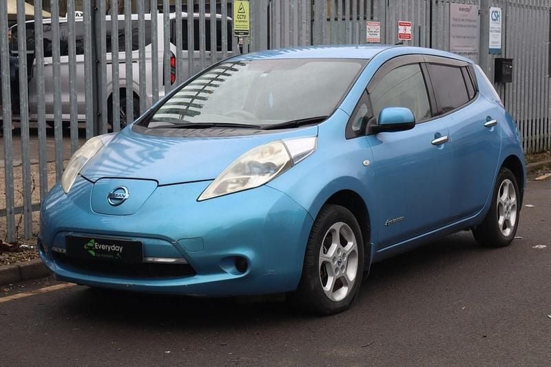 Used Nissan Leaf 80 kW (109 HP) 2011 Blue Hatchback
