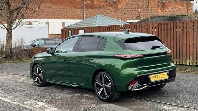 Used Peugeot 308 GT 129 HP (94 kW) 2024 Green Hatchback
