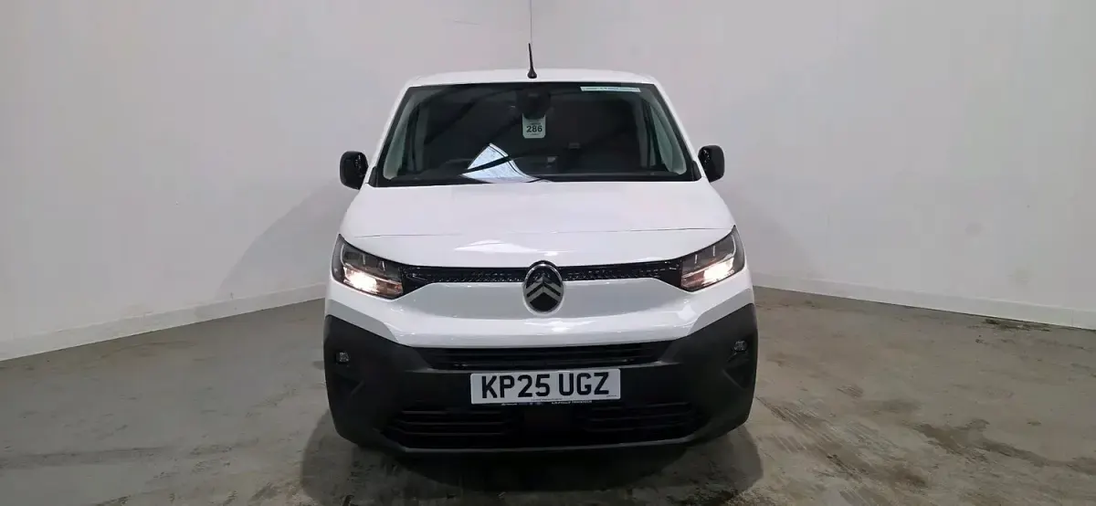 Used Citroën Berlingo 100 HP (73 kW) 2025 White MPV