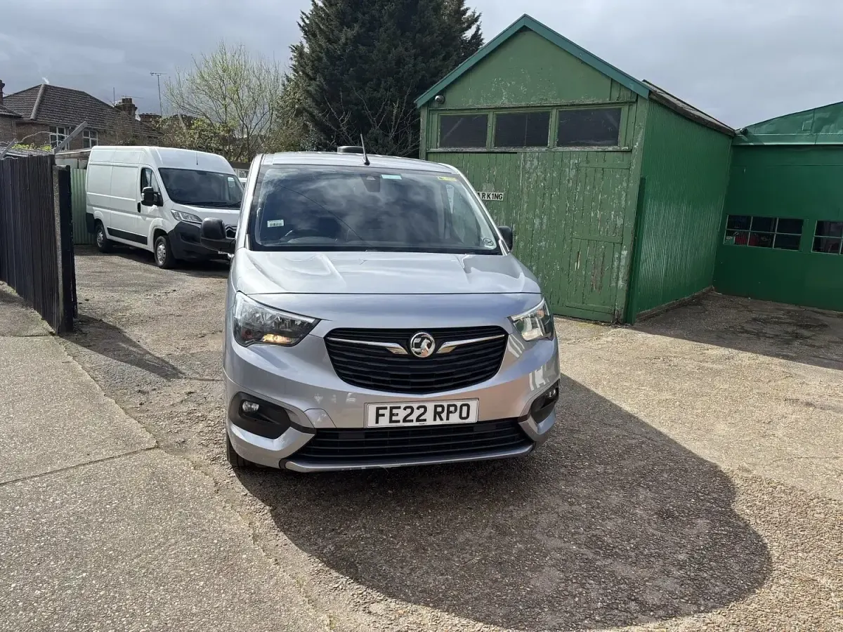 Used Vauxhall Combo Sportive 100 HP (73 kW) 2022 Grey MPV