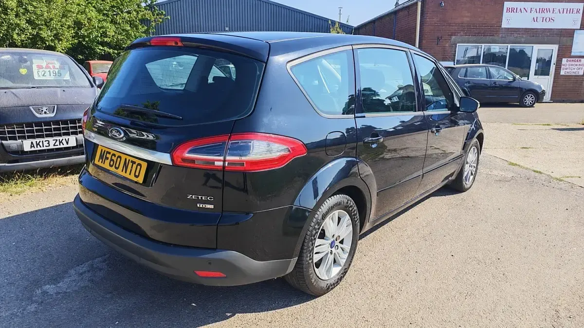 Used Ford S-MAX Zetec 140 HP (102 kW) 2010 Black MPV
