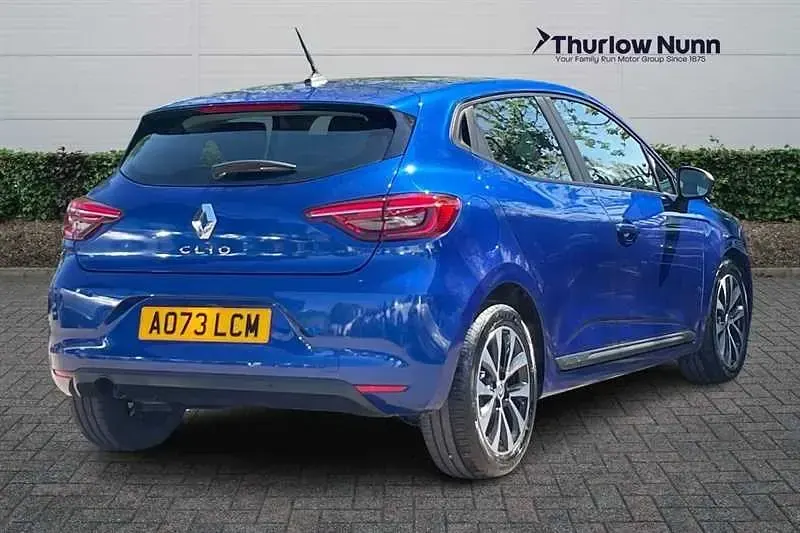 Używany Renault Clio V Evolution 90 KM (66 kW) 2023 Niebieski Hatchback
