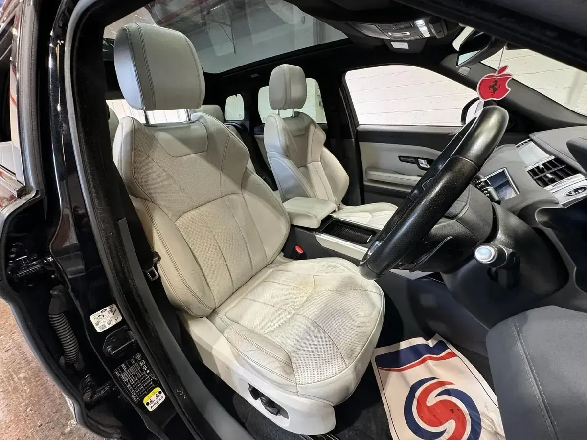 Used Land Rover Range Rover evoque HSE Dynamic 2017 Black Estate