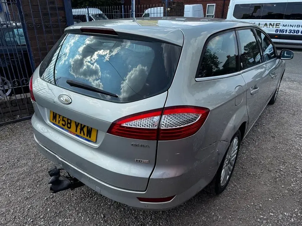 Used Ford Mondeo Ghia 138 HP (101 kW) 2009 Silver Estate