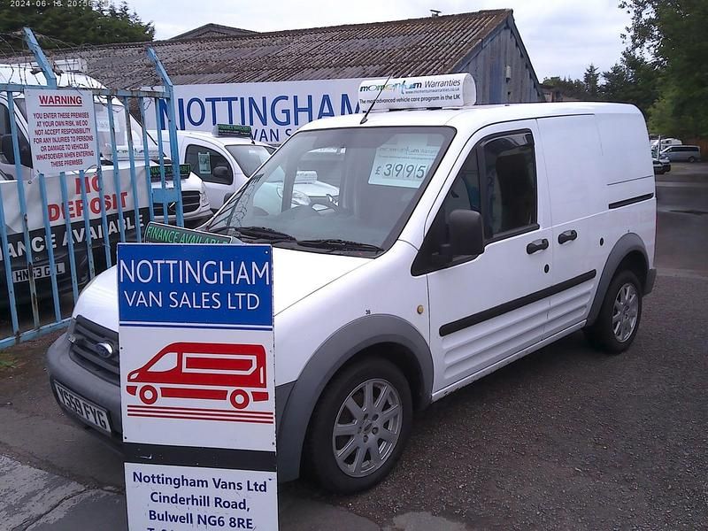 White Used 2010 Ford Transit Van | £3,995 (Fair price) - Image 1/4