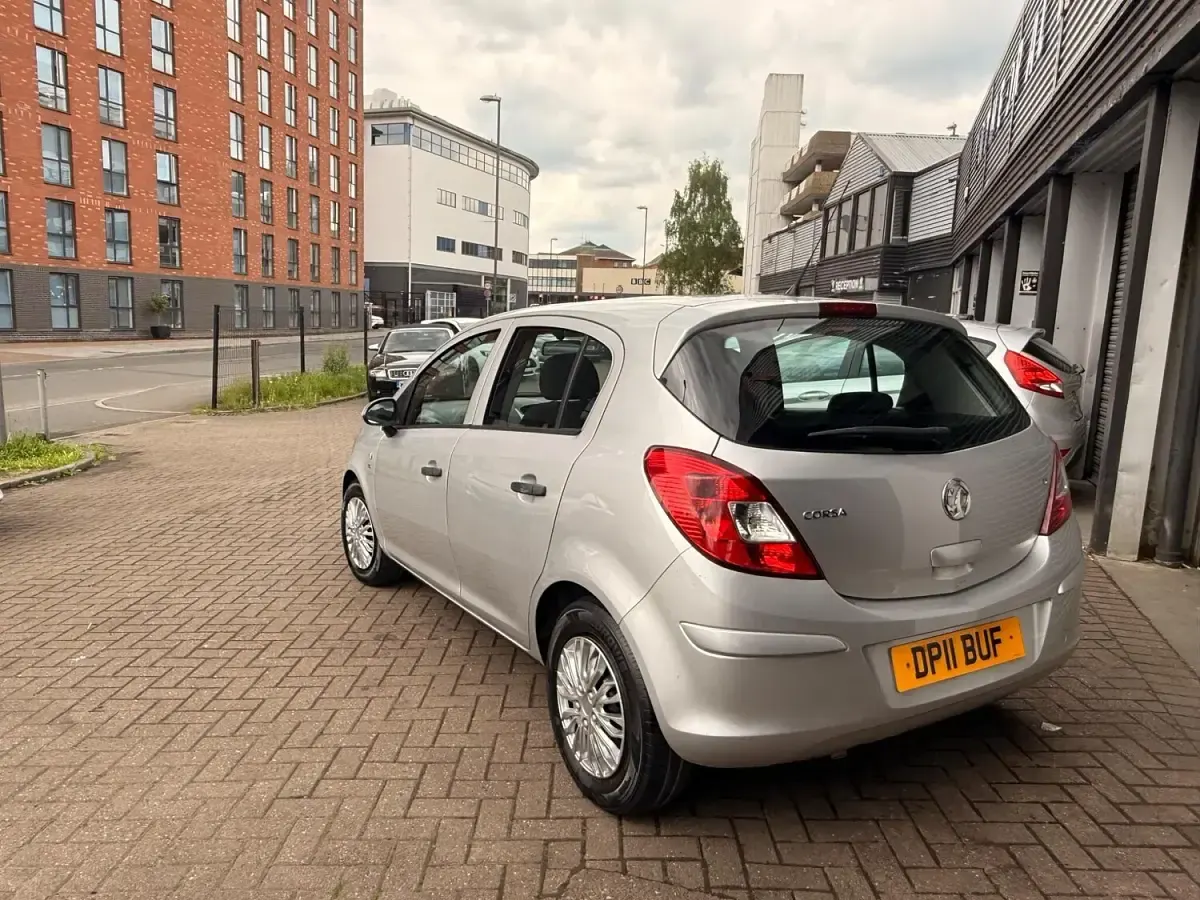 Used Vauxhall Corsa S 85 HP (62 kW) 2011 Silver Hatchback