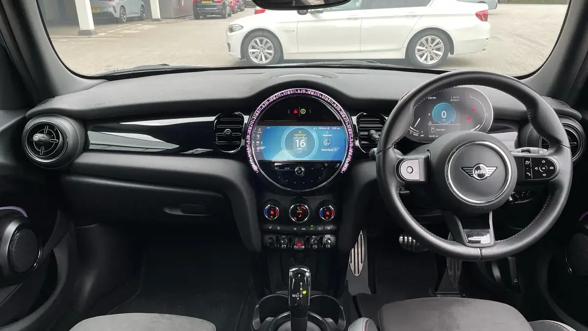 Used Mini Cooper Hatch 134 HP (98 kW) 2023 Blue Hatchback