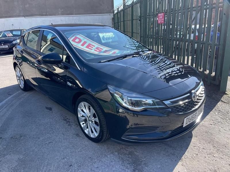 Used Vauxhall Astra 110 HP (80 kW) 2016 Black Hatchback