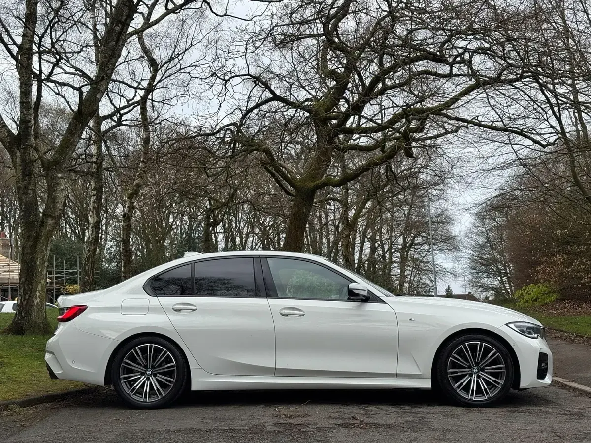 Begagnad BMW 318 M Sport 2021 Vit Sedan