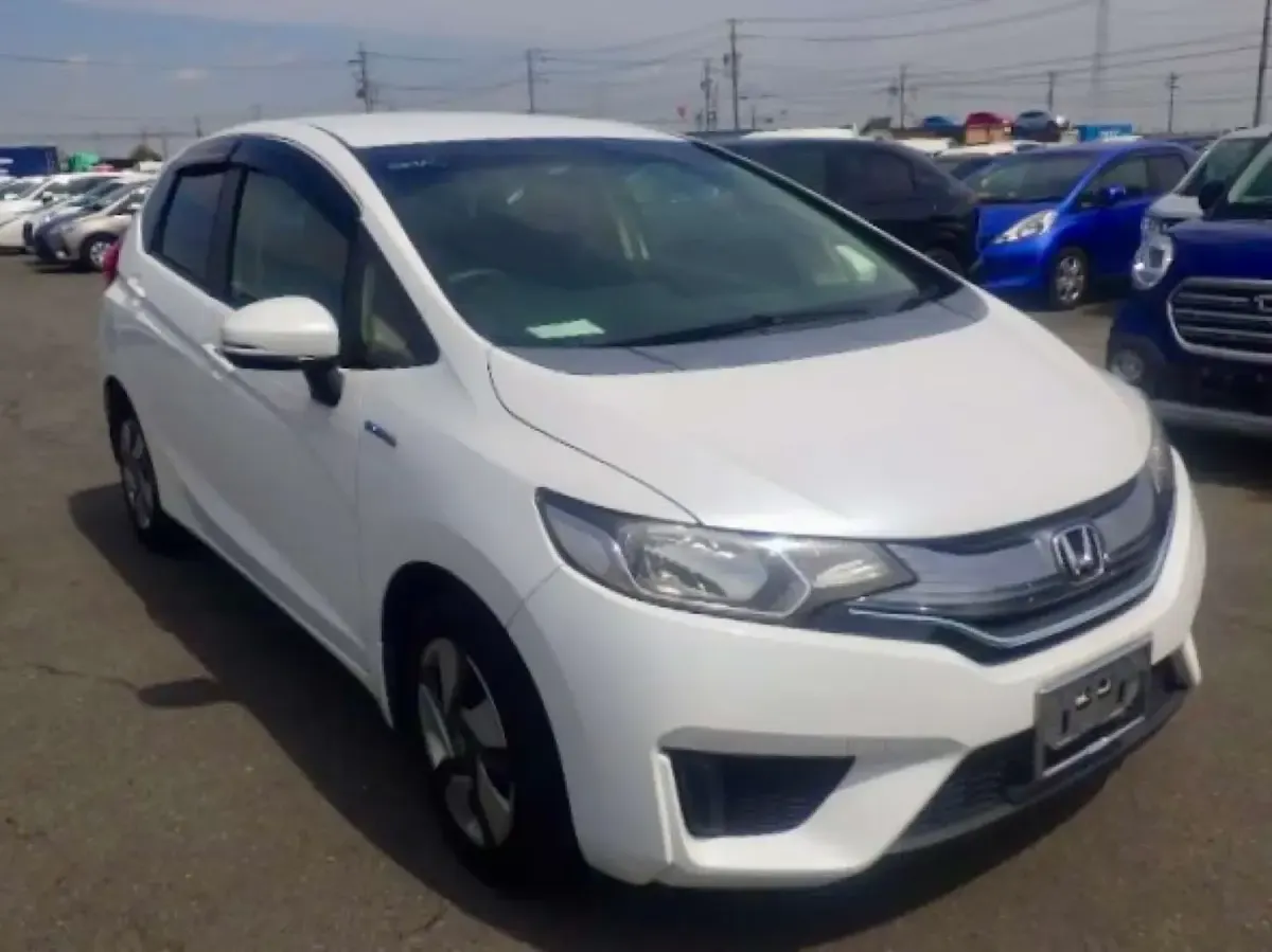 Second-hand Honda Jazz SE 102 CP (75 kW) 2015 Alb Hatchback