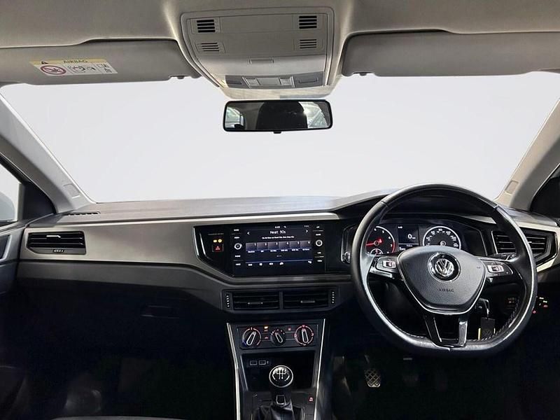 Used VW Polo SE 95 HP (69 kW) 2019 White Hatchback
