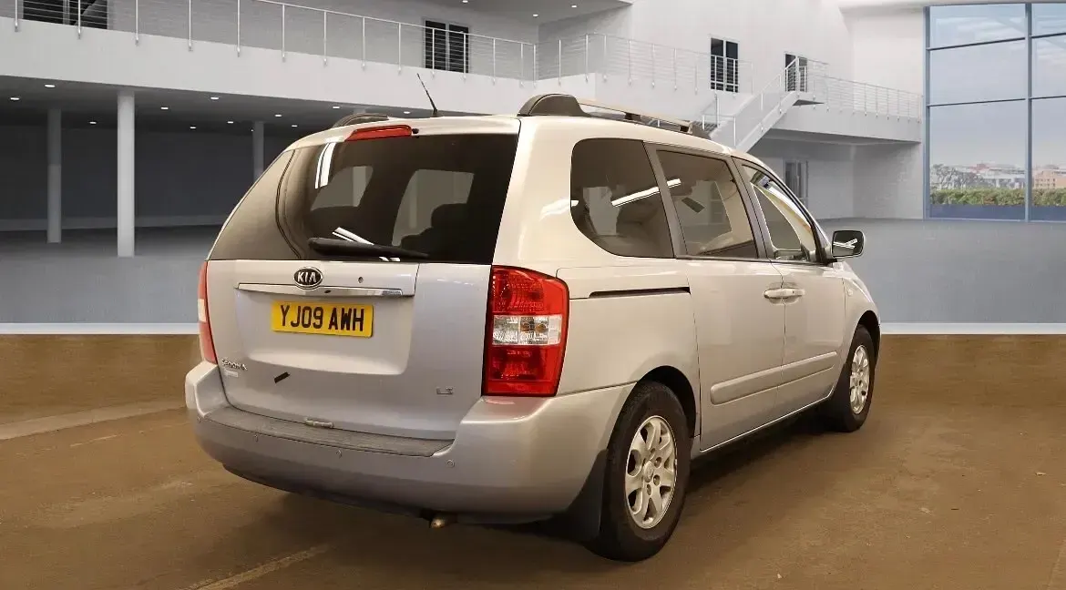 Used Kia Sedona 2009 Silver MPV