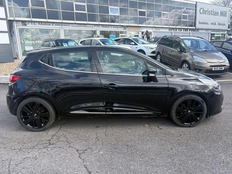 Used Renault Clio IV Dynamique 90 HP (66 kW) 2015 Black Hatchback