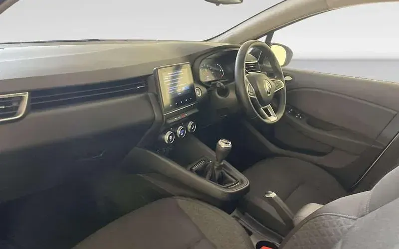 Used Renault Clio Evolution 90 HP (66 kW) 2023 White Hatchback