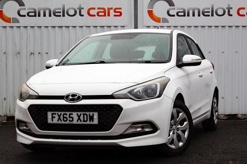 White Used 2015 Hyundai i20 Hatchback | £5,990 (A bit pricey) - Image 1/3