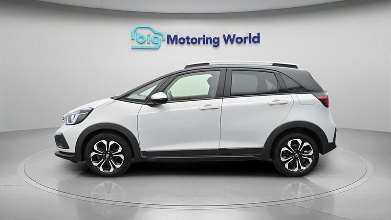 Used Honda Jazz Hybrid 107 HP (78 kW) 2021 White Hatchback