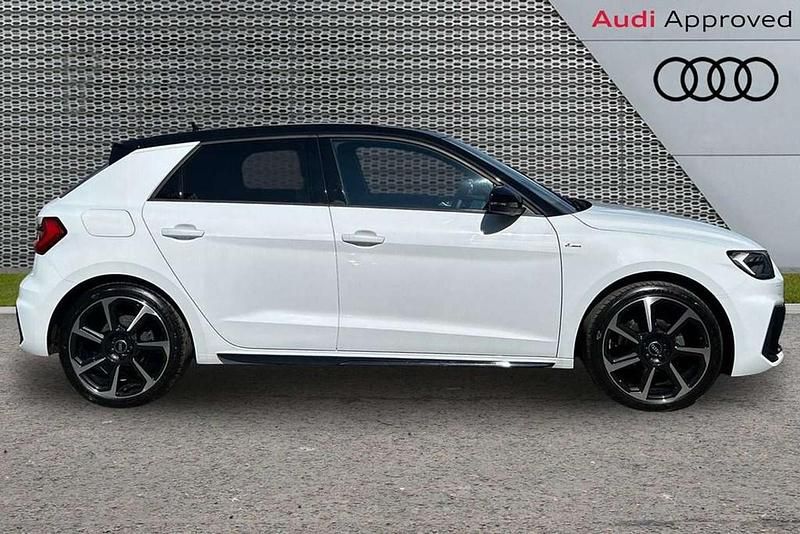 Used Audi A1 Black Edition 94 HP (69 kW) 2022 White SUV