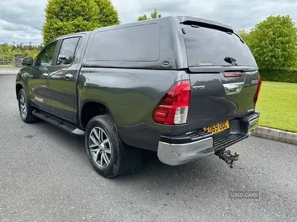 Used Toyota HiLux 150 HP (110 kW) 2020 Grey Pickup
