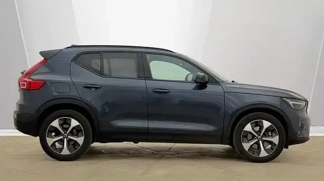 Used Volvo XC40 Plus 161 HP (118 kW) 2025 Blue SUV