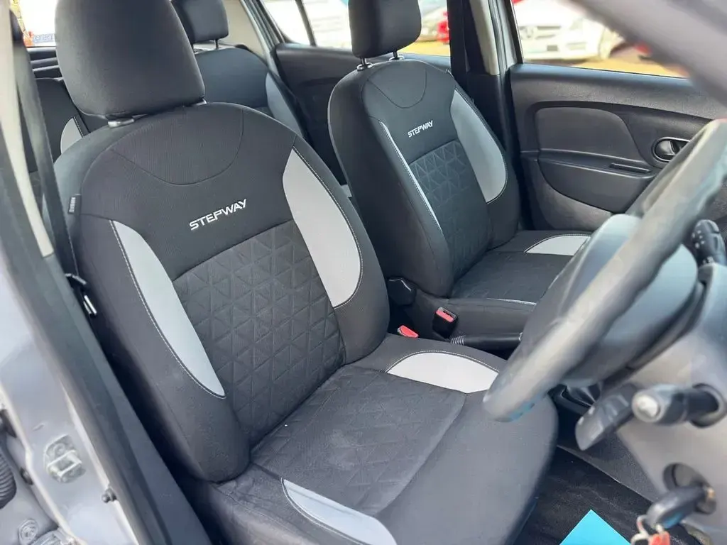 Used Dacia Sandero Ambiance 90 HP (66 kW) 2014 Silver Hatchback
