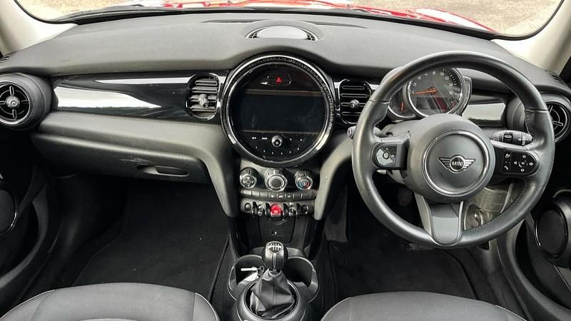 Used Mini Cooper Classic 136 HP (100 kW) 2022 Chili red Hatchback