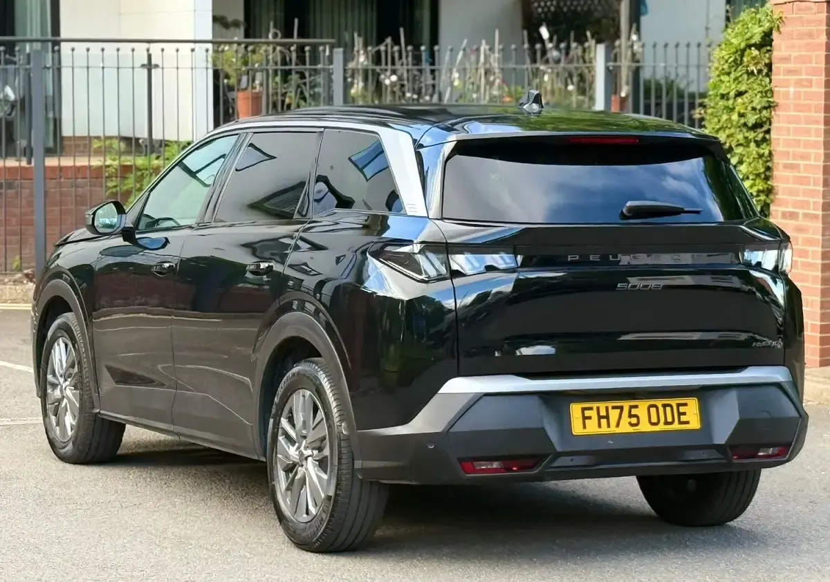Used Peugeot 5008 Allure 145 HP (106 kW) 2026 Black SUV