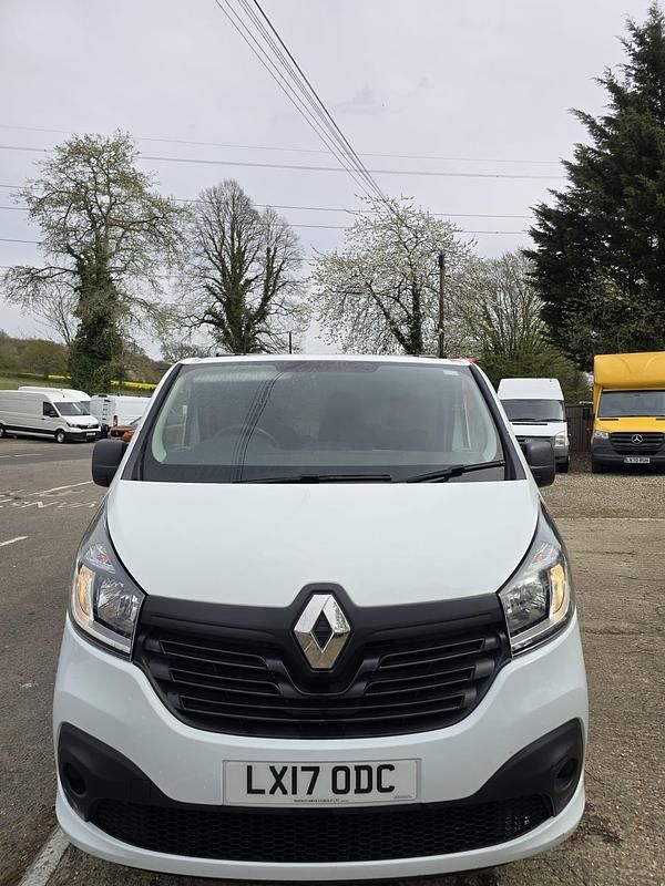 Begagnad Renault Trafic Business 2017 Vit Minibuss