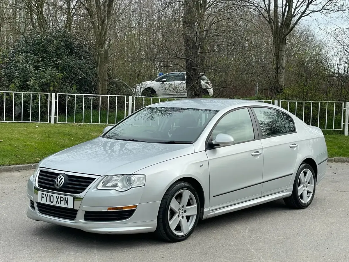 Usado VW Passat R-line 2010 Prateado Sedan