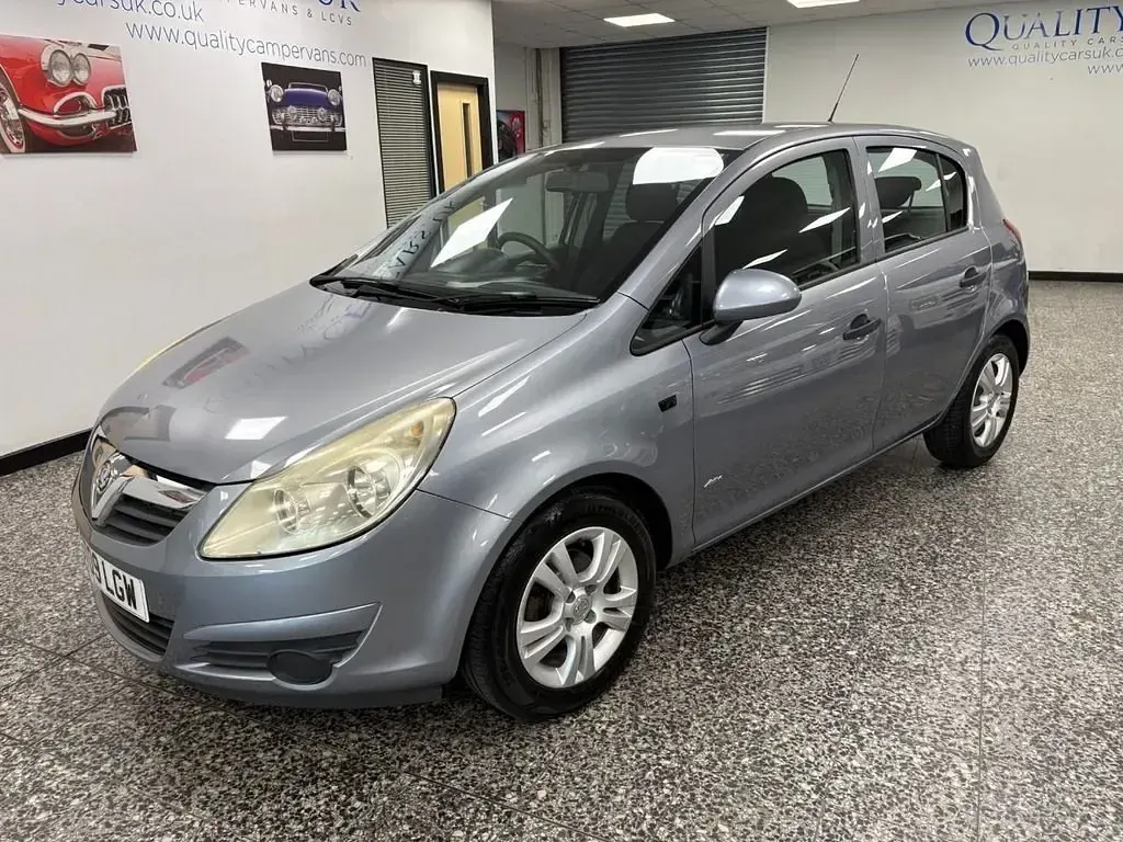 Begagnad Vauxhall Corsa Active 2009 Silver Halvkombi