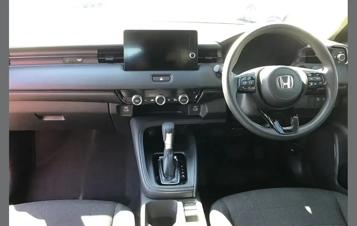 Used Honda HR-V Elegance 131 HP (96 kW) 2023 Red SUV