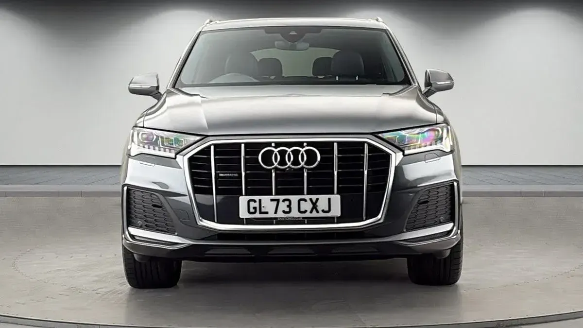 Used Audi Q7 S-Line 231 HP (169 kW) 2023 Daytona gray pearl effect/daytona gray pearl effec SUV