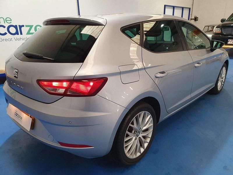 Used Seat Leon SE Dynamic 115 HP (84 kW) 2019 Silver Hatchback