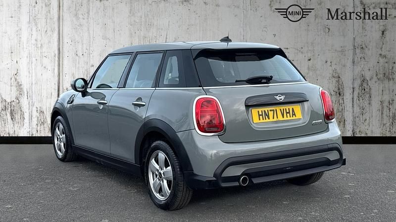 Begagnad Mini Cooper Classic 136 HK (100 kW) 2021 Grå Halvkombi